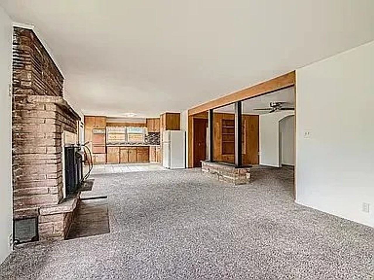 2135 Norwood Ave - Photo 3 of 18