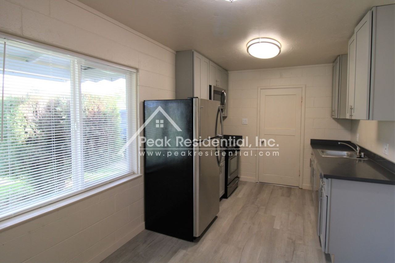 4801 Valletta Way - Photo 4 of 14