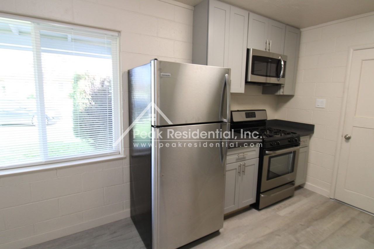 4801 Valletta Way - Photo 5 of 14