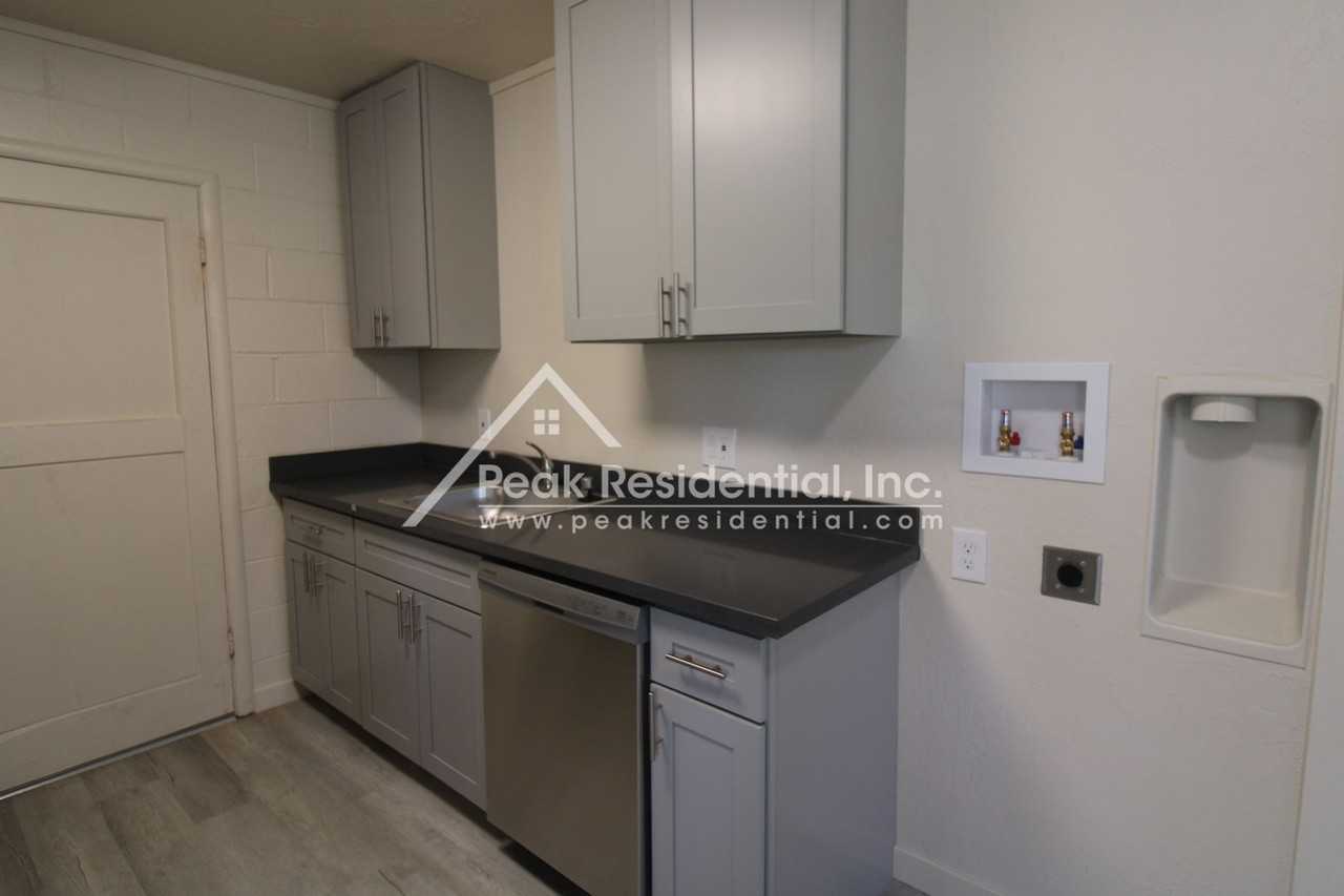 4801 Valletta Way - Photo 6 of 14