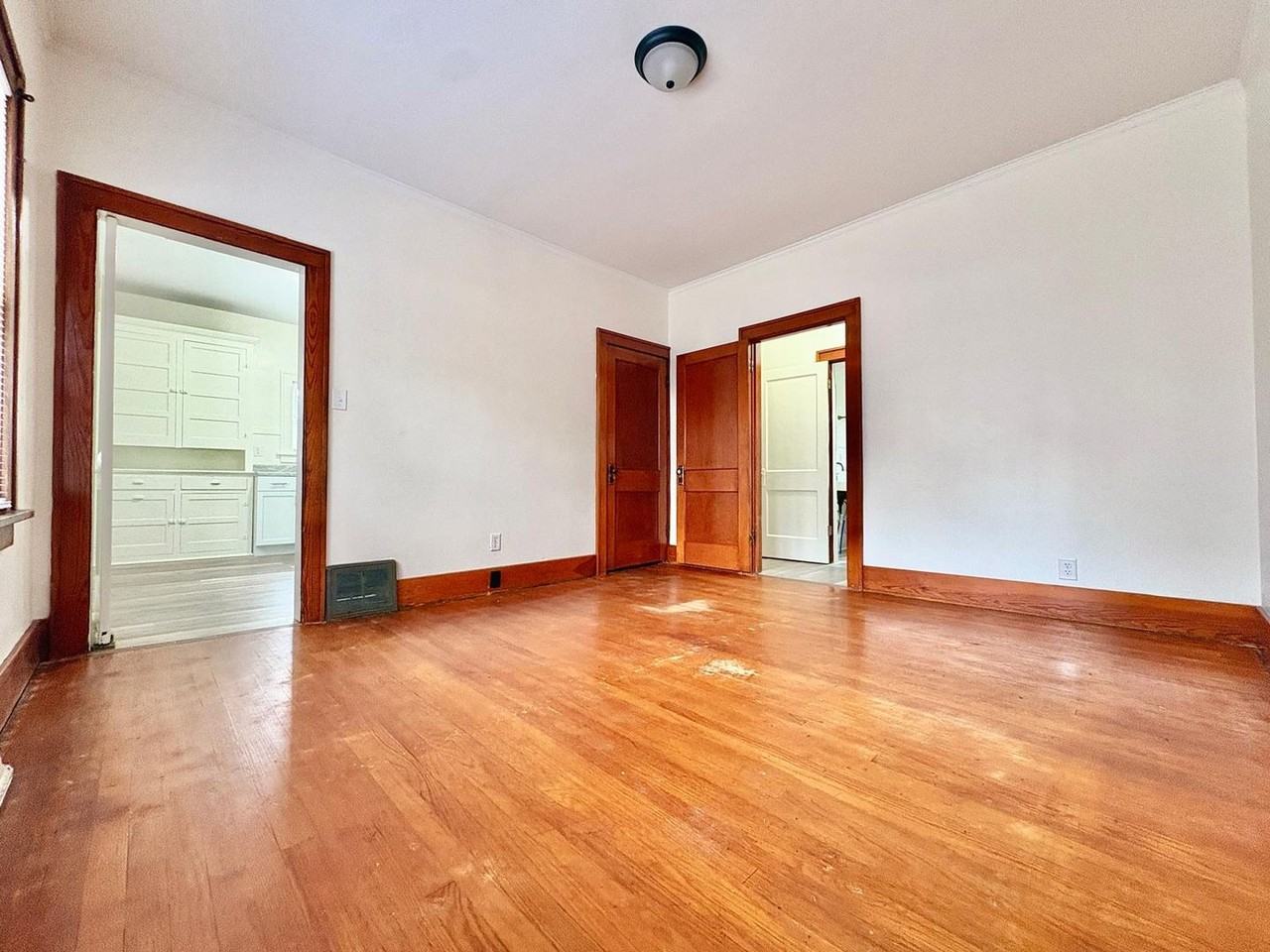 1833 Nash St - Photo 6 of 17