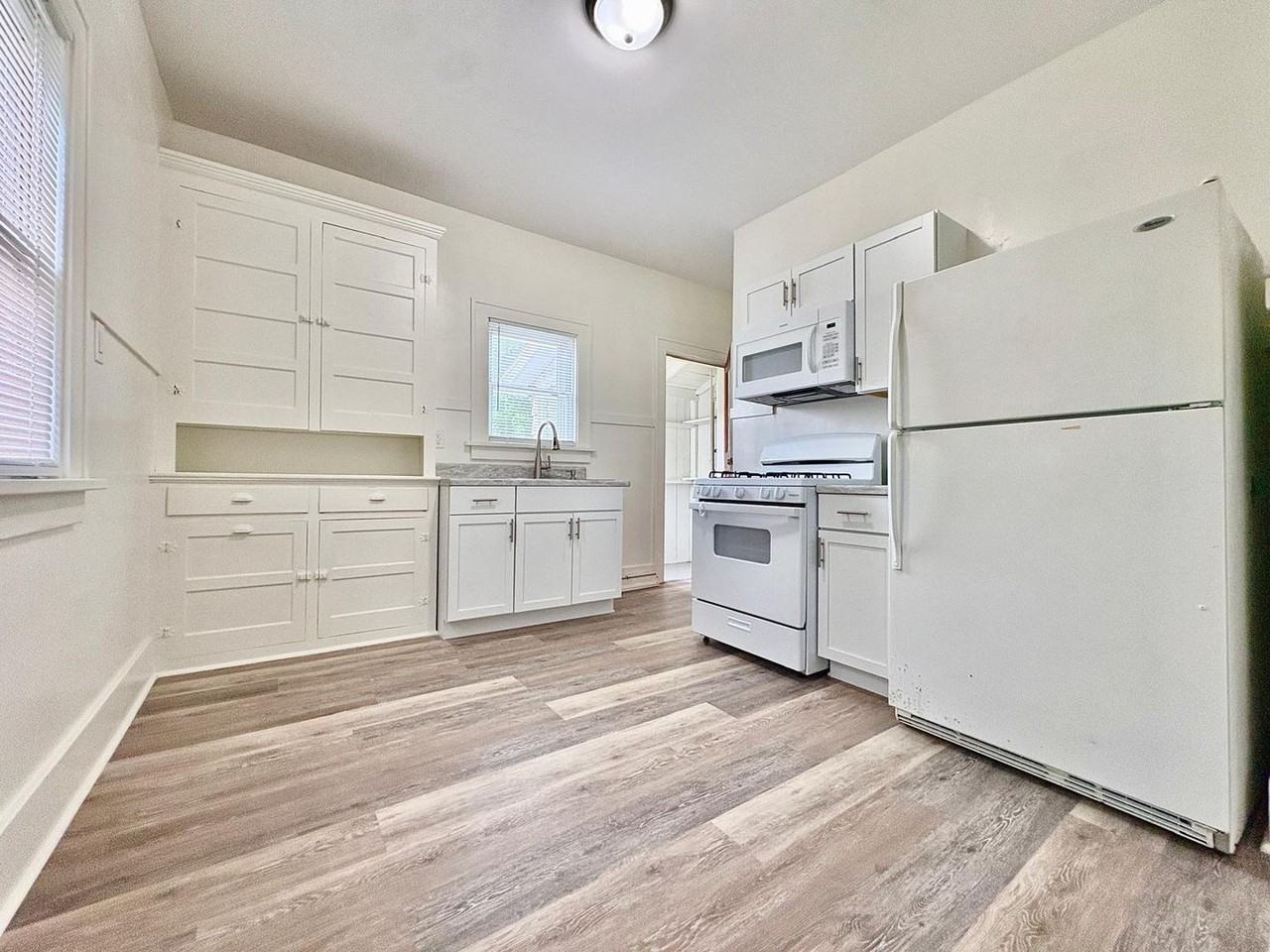 1833 Nash St - Photo 7 of 17