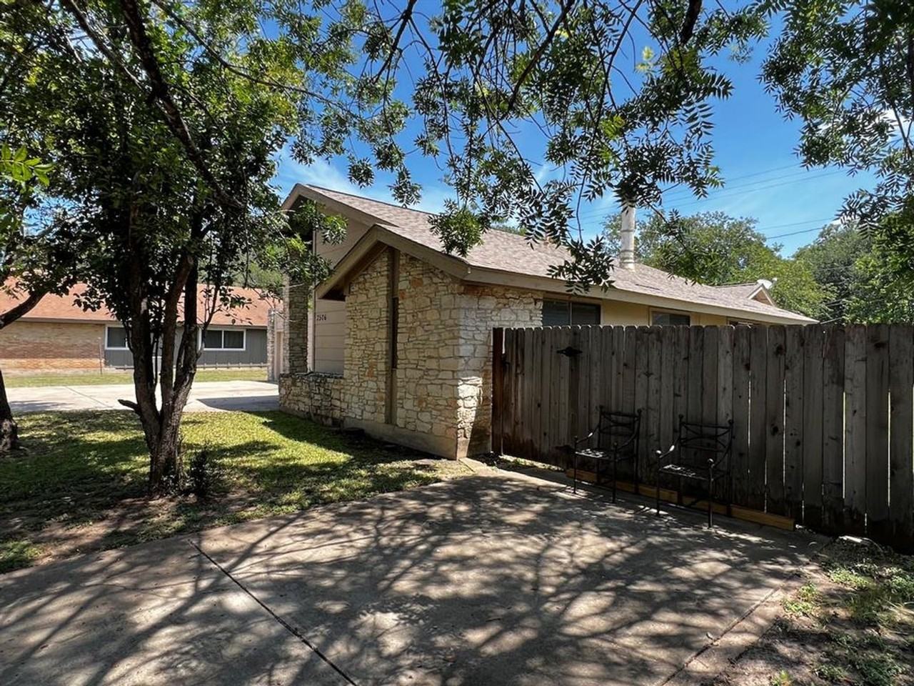 7506 Chelsea Moor #B - Photo 2 of 32
