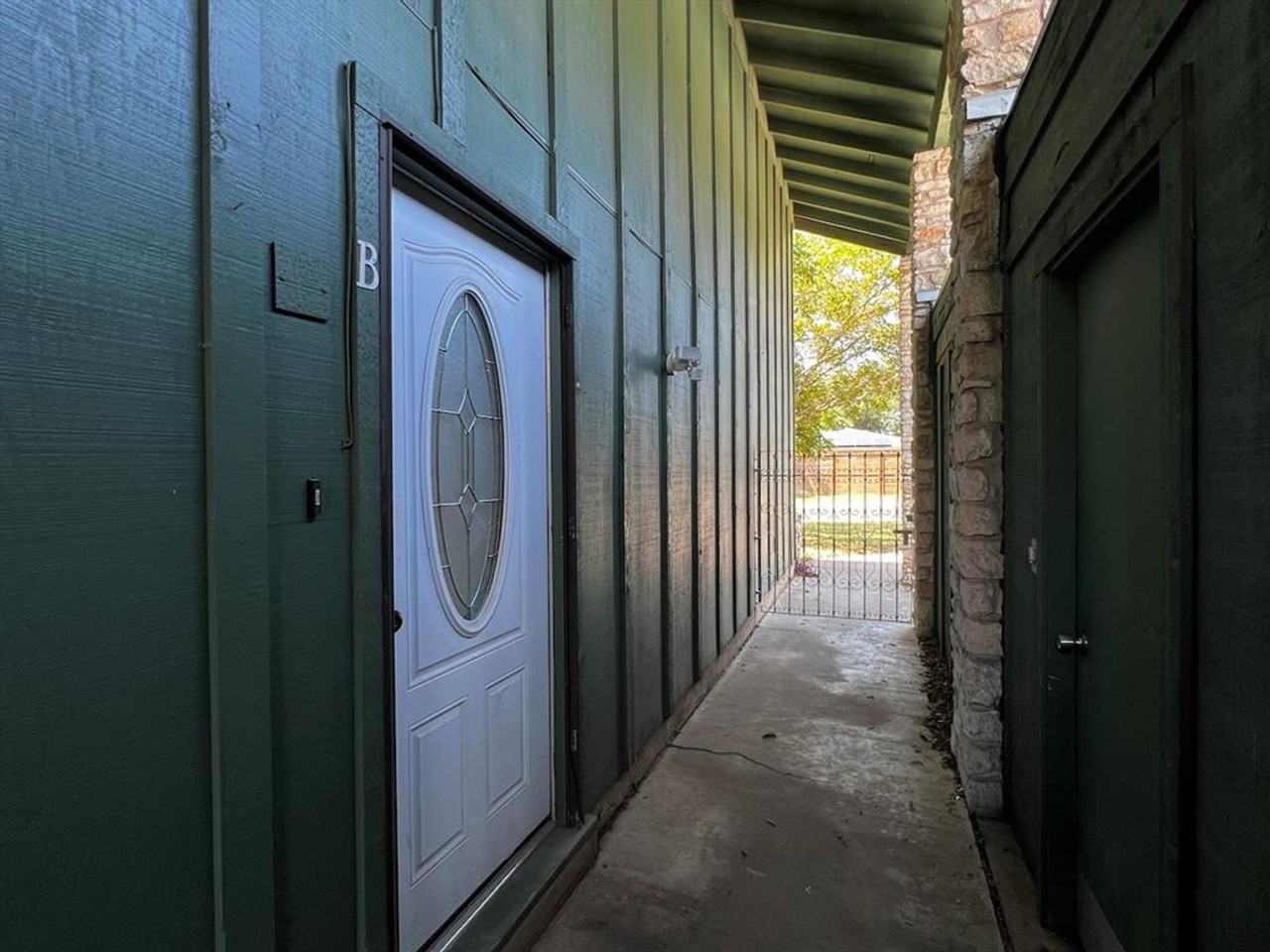 7506 Chelsea Moor #B - Photo 5 of 32