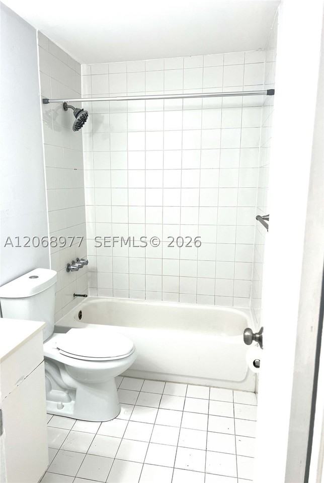 505 Nw 177th St #225 - Photo 6 of 6