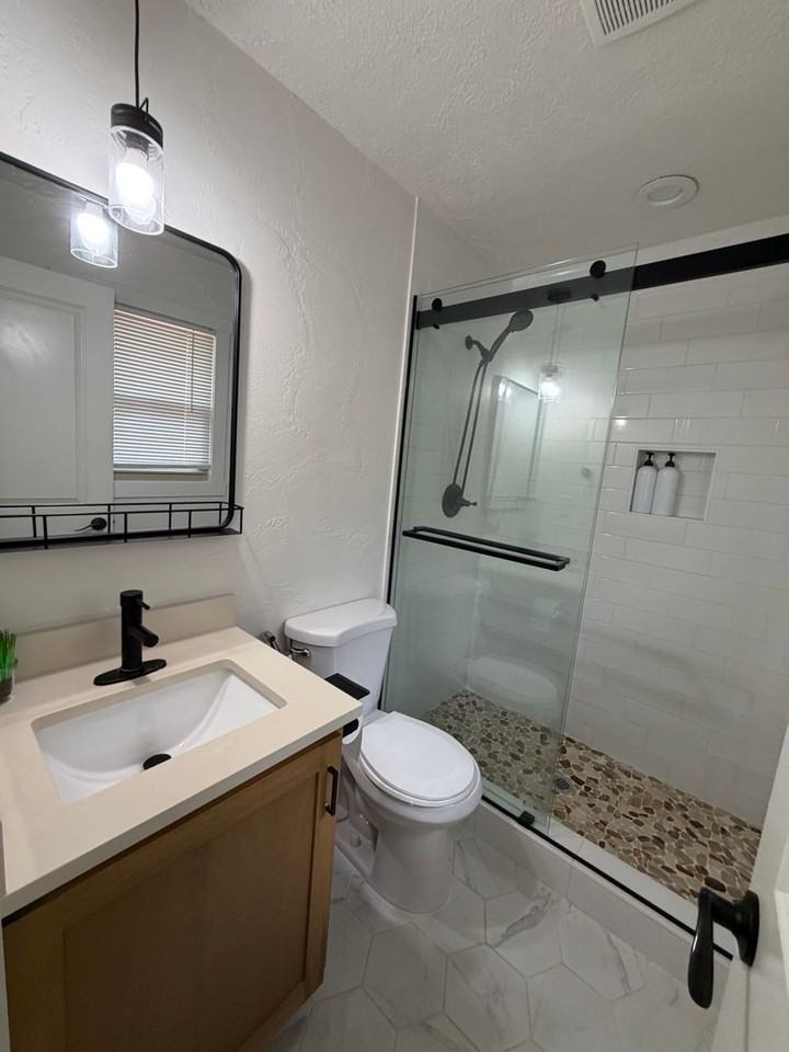 1232 W Berkeley St - Photo 5 of 19