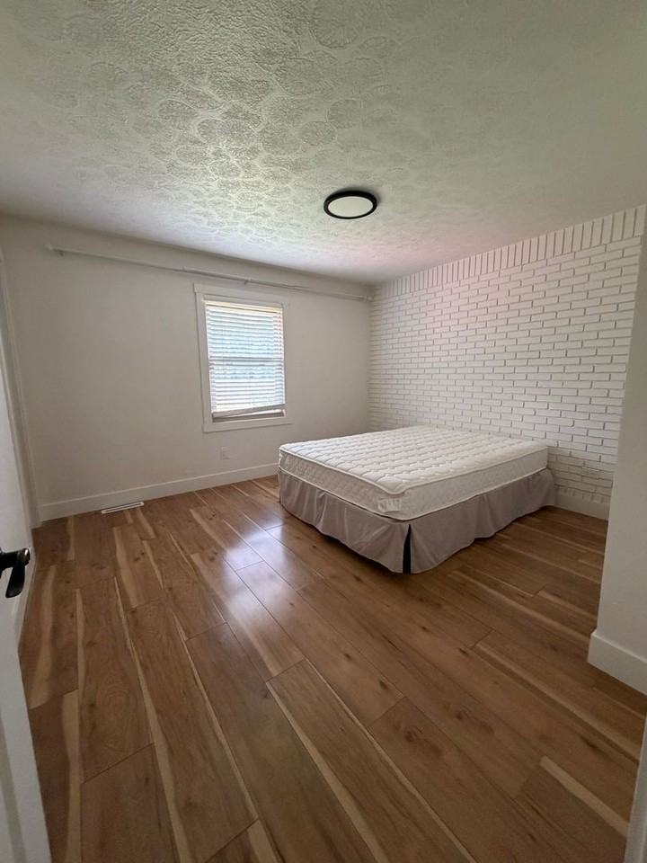 1232 W Berkeley St - Photo 6 of 19