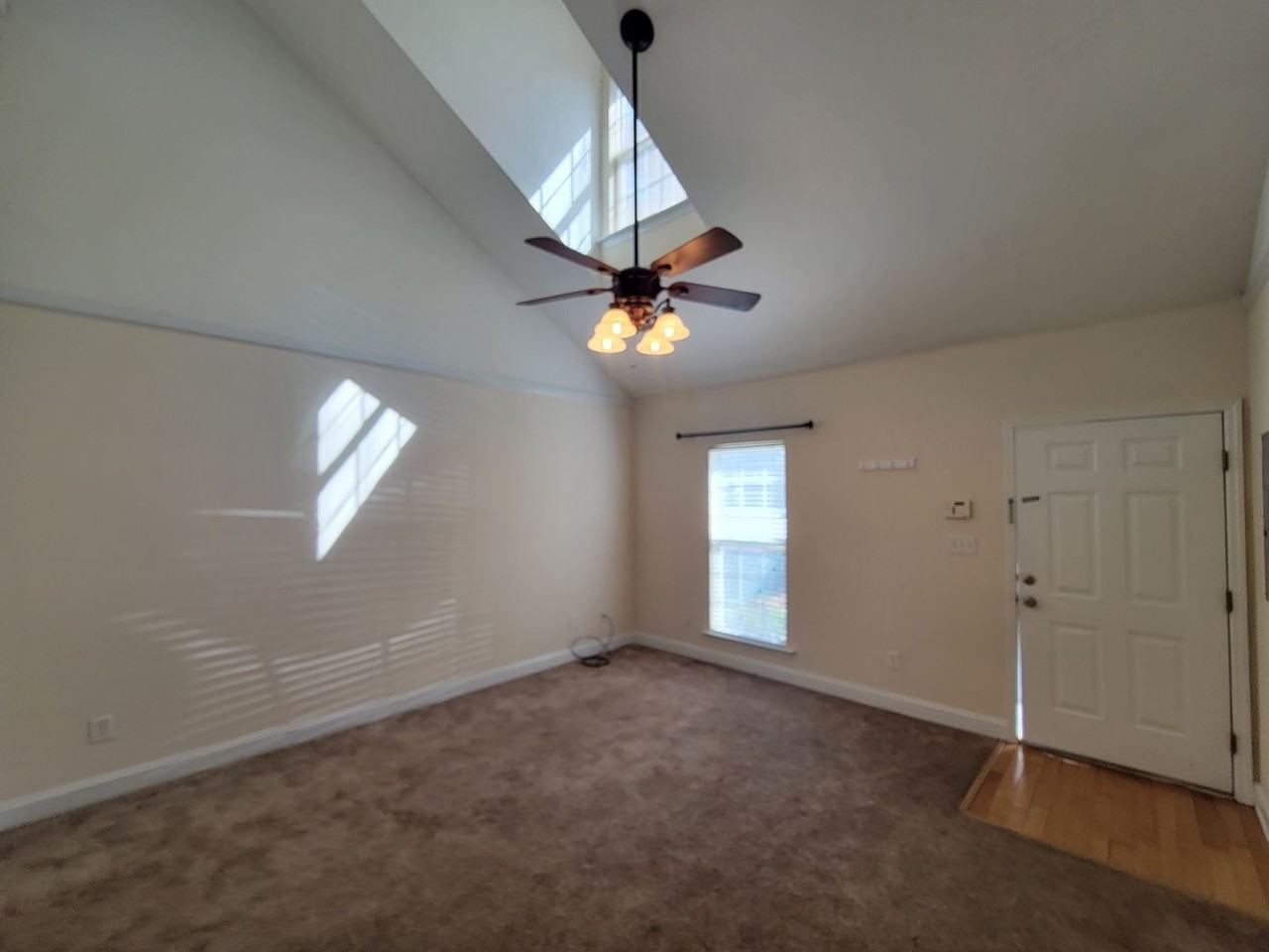 211 Brook Ct - Photo 2 of 19
