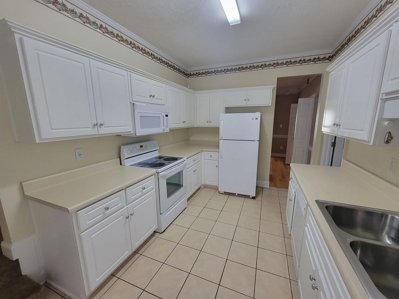 211 Brook Ct - Photo 7 of 19
