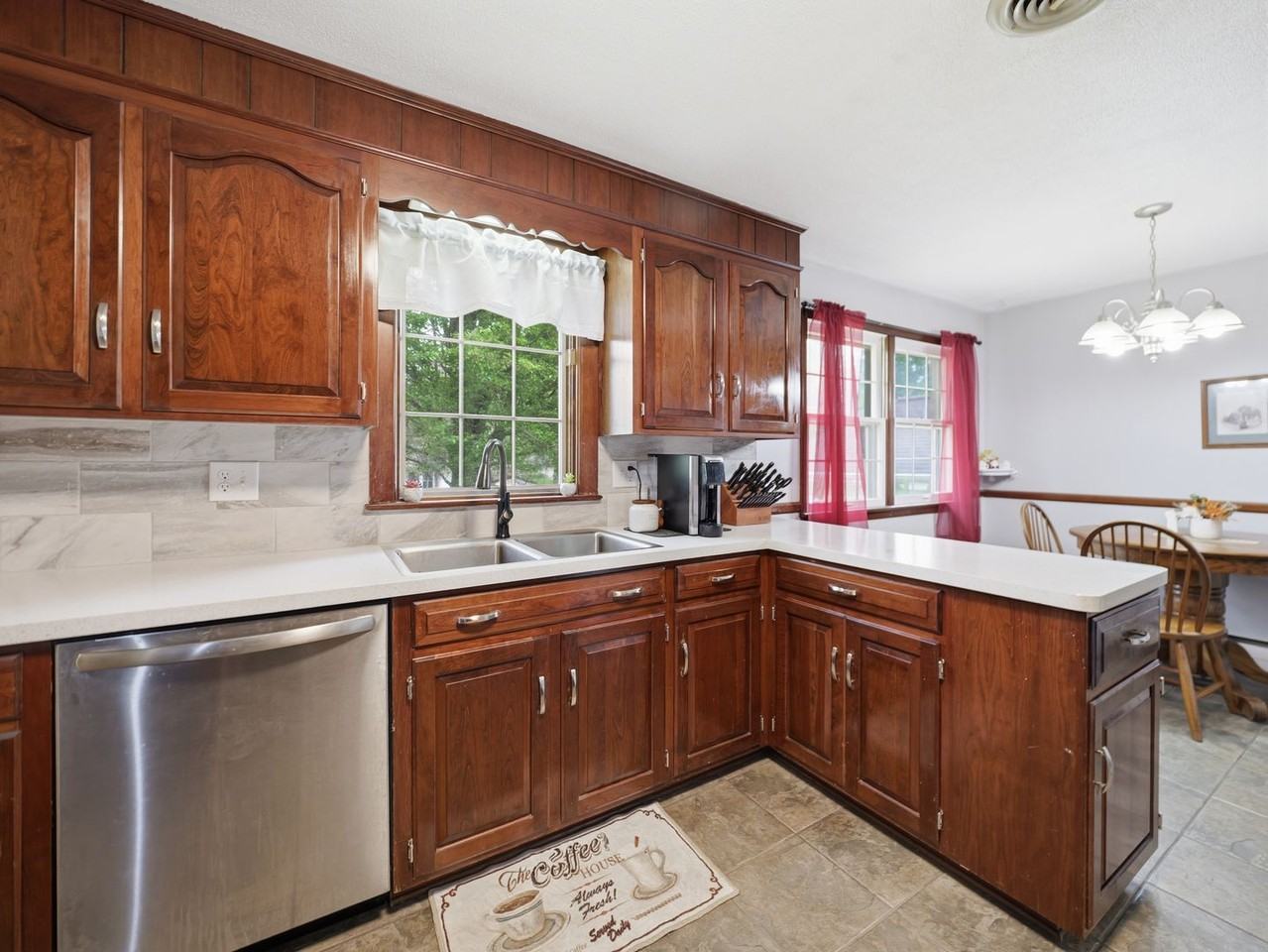 173A Colonial Dr - Photo 7 of 40