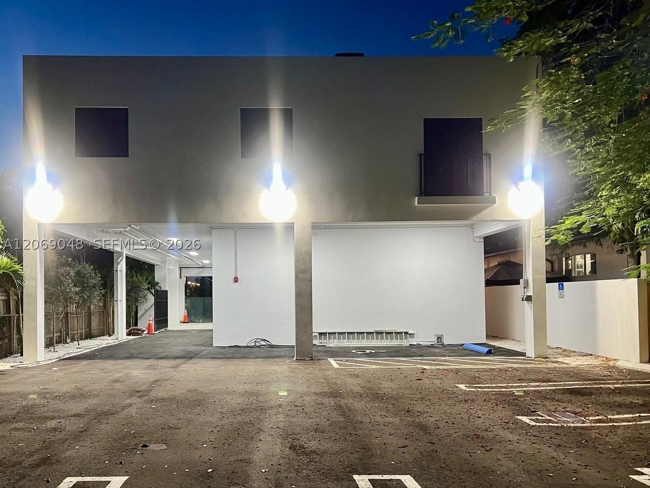 1860 Nw 19th St #102 - Photo 4 of 12