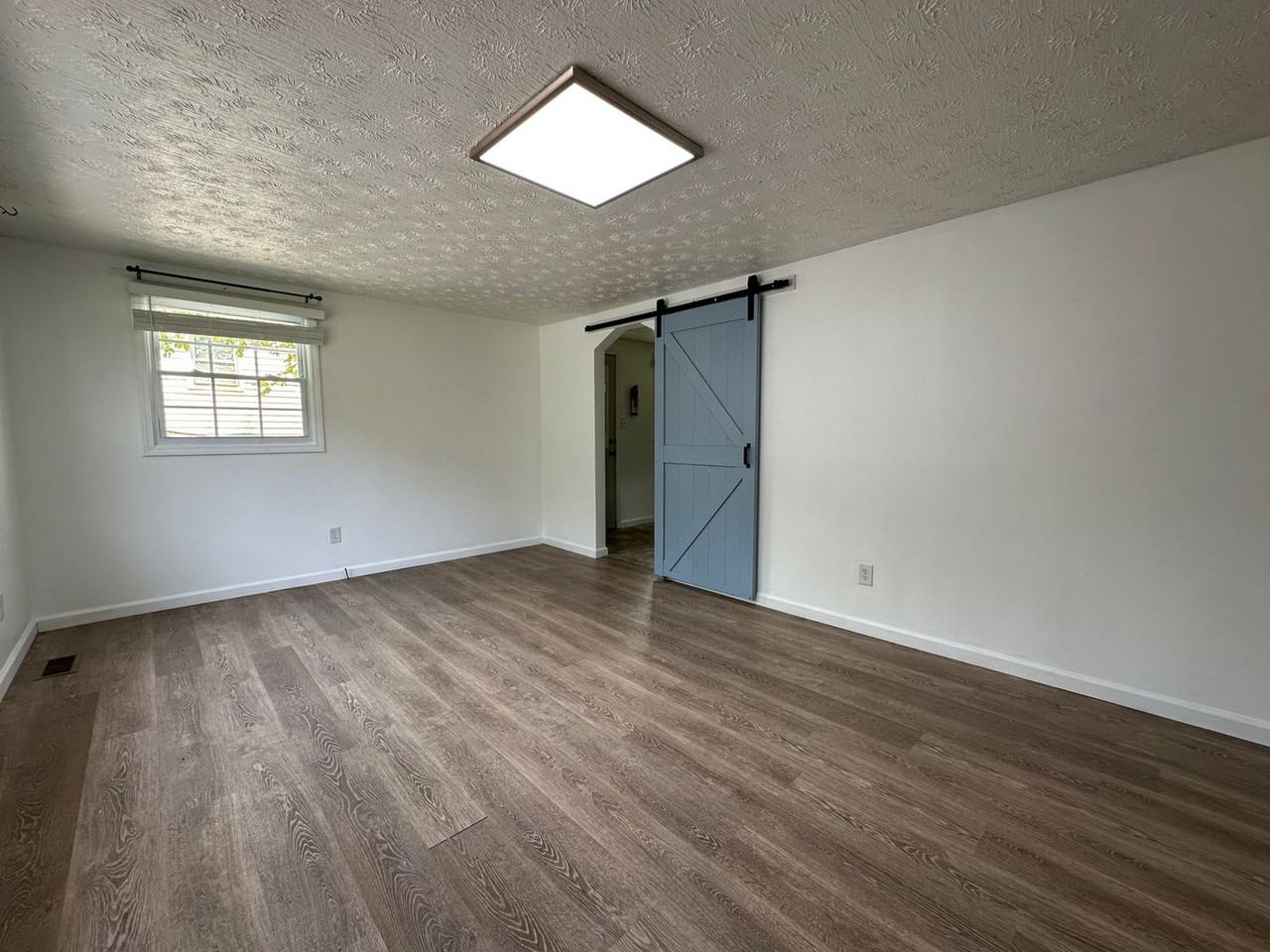 2752 Carrollwood Heights Rd - Photo 2 of 22