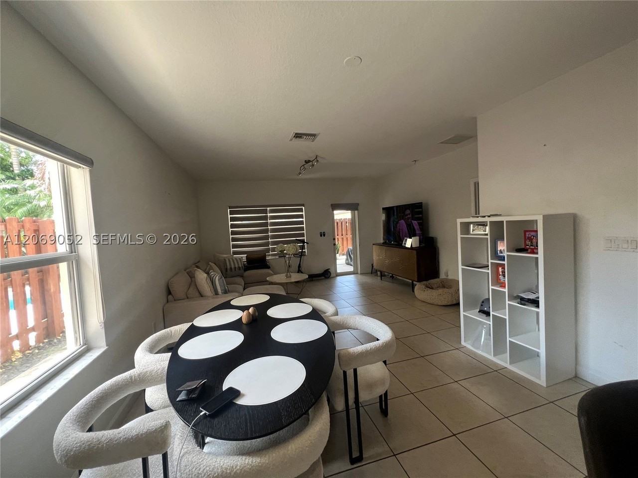 2410 Ne 4th St #2410 - Photo 4 of 18