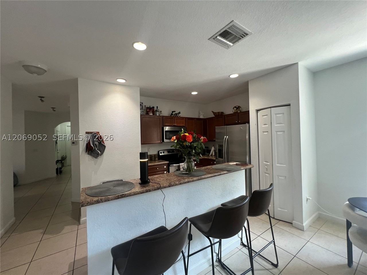 2410 Ne 4th St #2410 - Photo 5 of 18