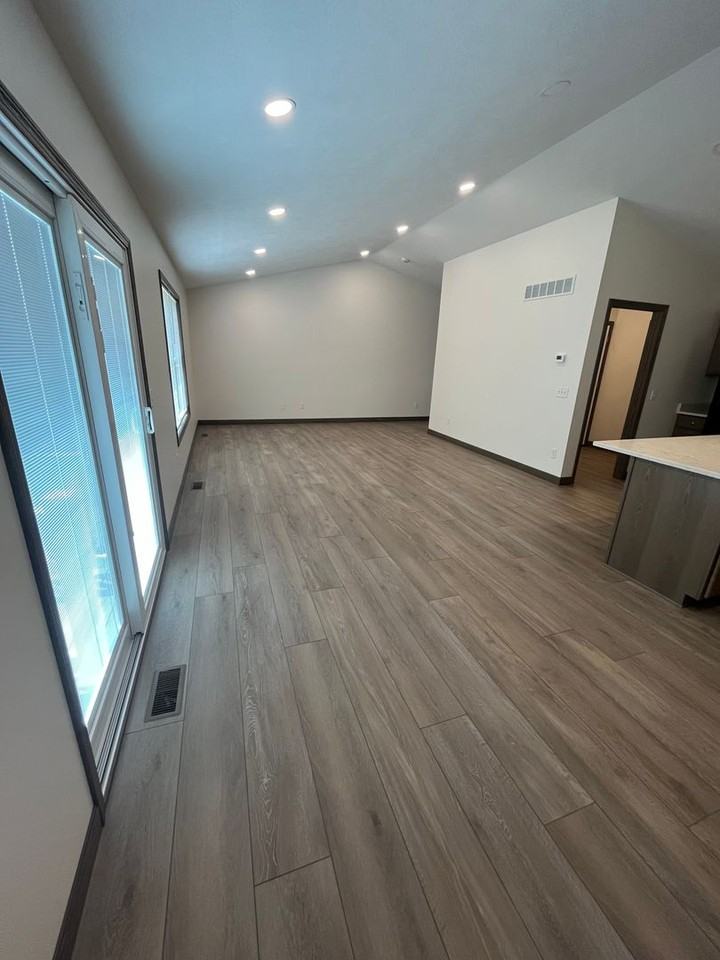 786 Glory Dr - Photo 4 of 20
