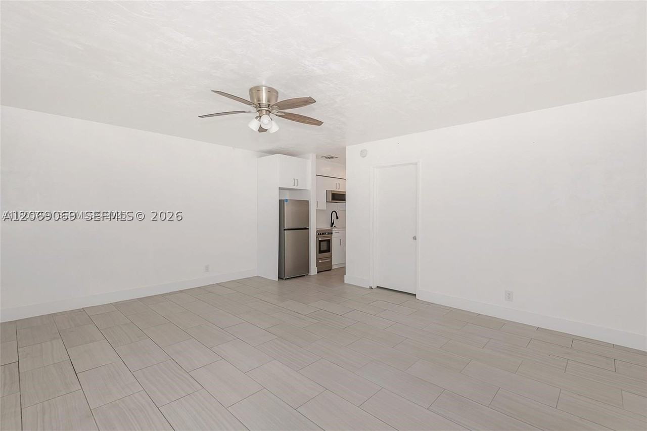 2901 Polk St #10 - Photo 2 of 8