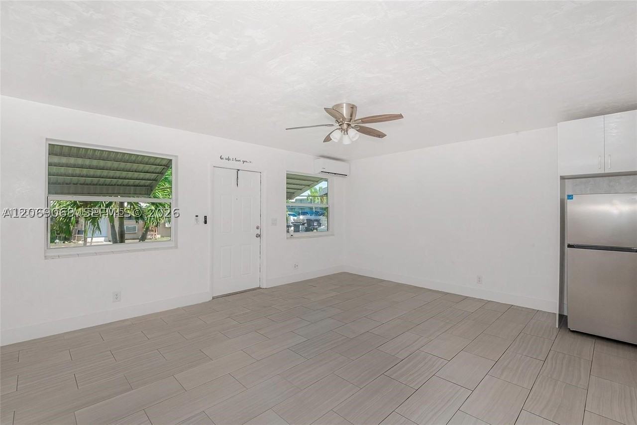 2901 Polk St #10 - Photo 3 of 8