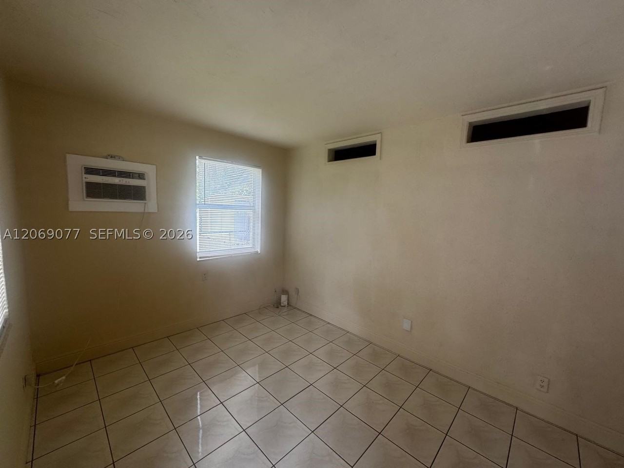 2228 Grant St #4 - Photo 7 of 7