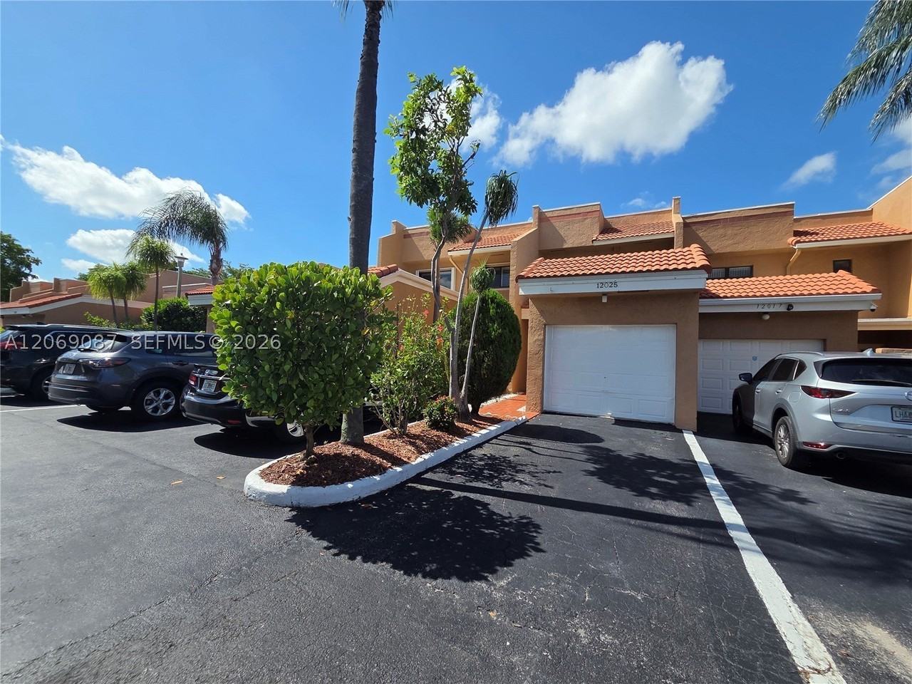 12025 S Las Palmas Dr #12025 - Photo 2 of 19
