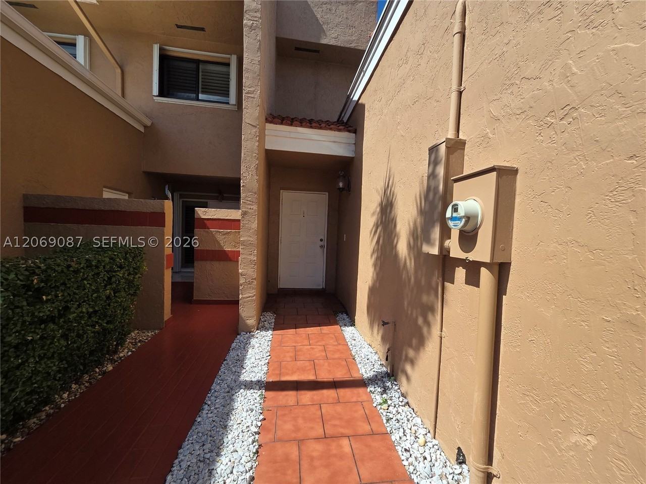 12025 S Las Palmas Dr #12025 - Photo 3 of 19