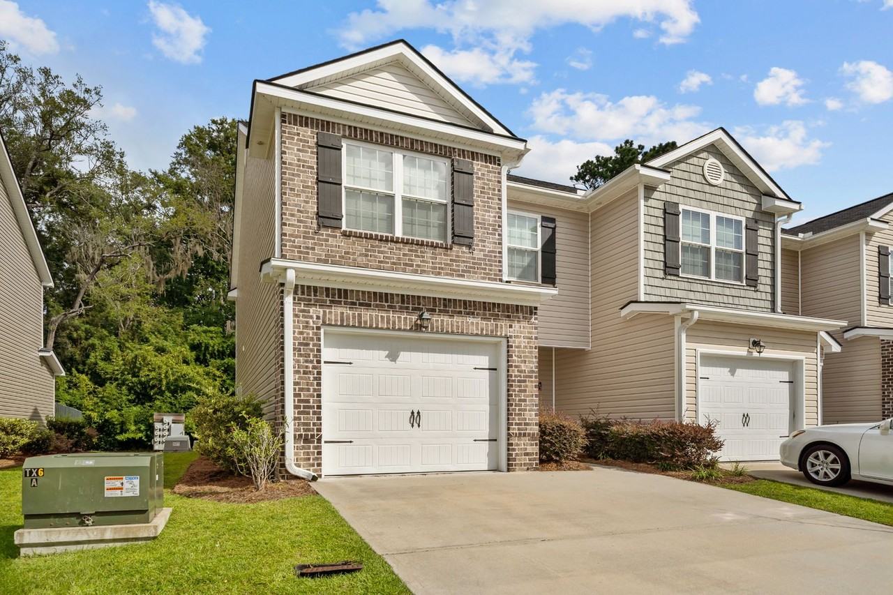 147 Ainsdale Dr - Photo 3 of 43