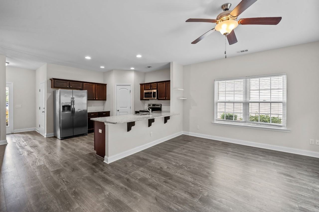 147 Ainsdale Dr - Photo 6 of 43