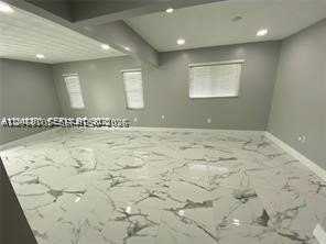 547 E 15th St #A - Photo 4 of 14
