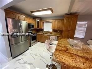 547 E 15th St #A - Photo 7 of 14