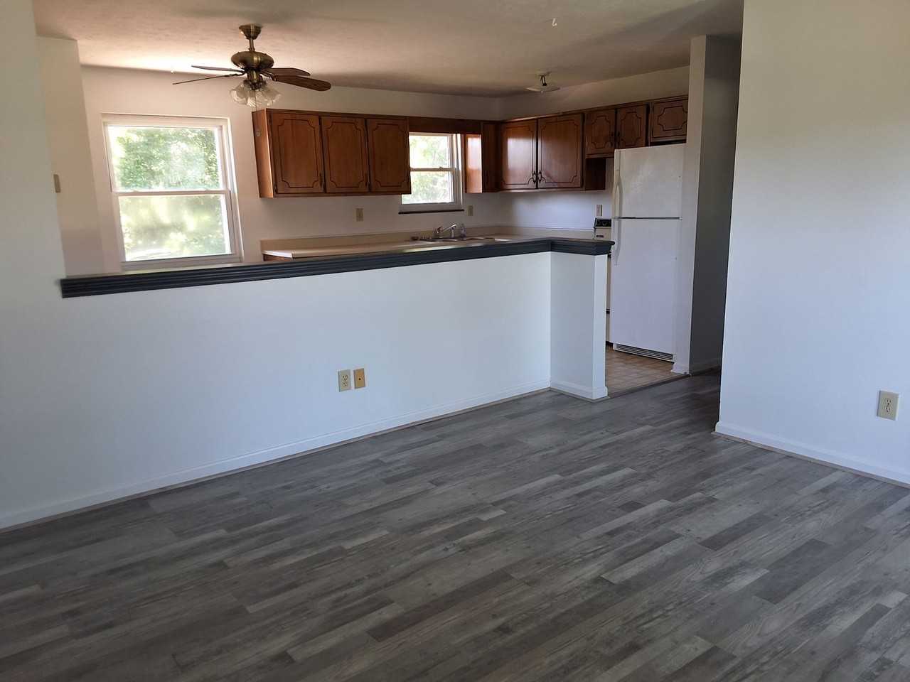 111 Cherrywood Dr - Photo 2 of 17