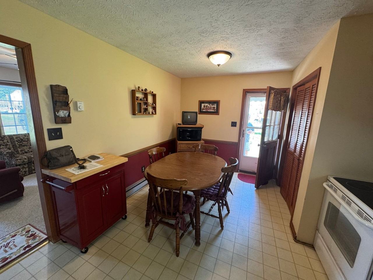 312 Foreston Dr - Photo 5 of 14