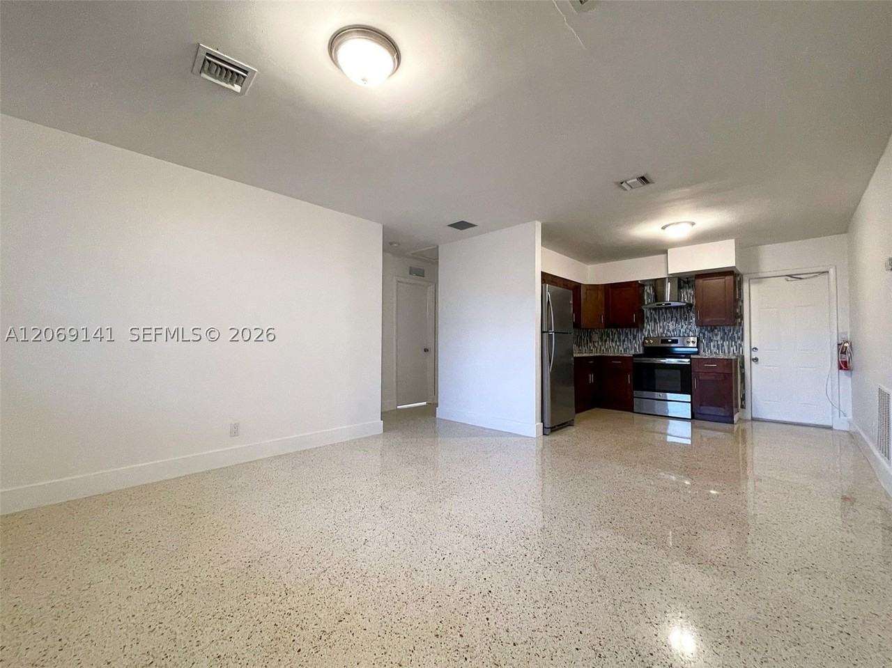 510 Ne 4th Ave #510 - Photo 5 of 18
