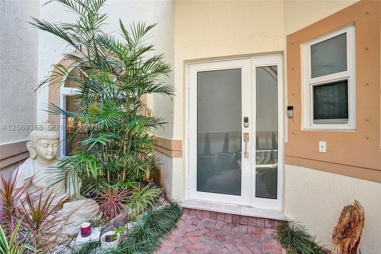 644 W Palm Aire Dr #644 - Photo 4 of 50