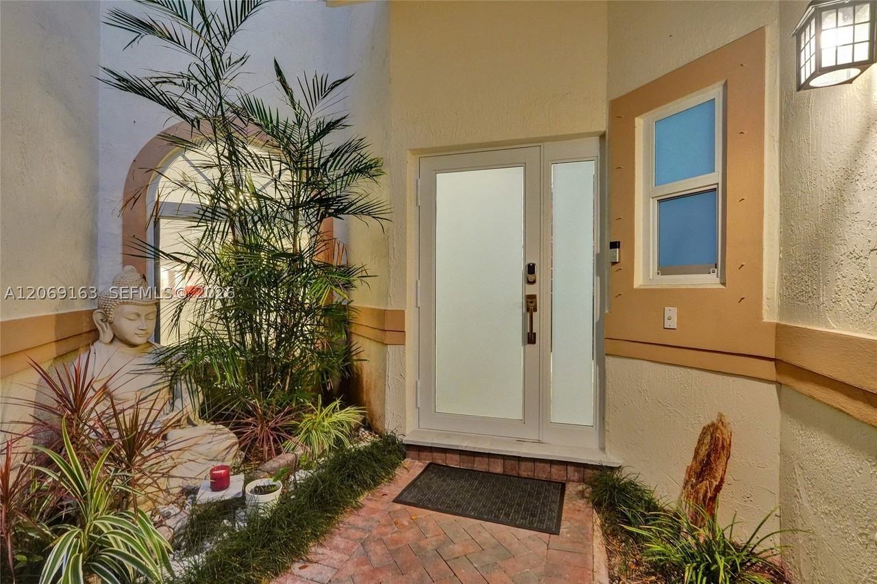 644 W Palm Aire Dr #644 - Photo 5 of 50