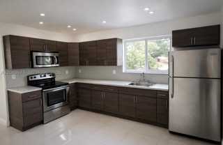 552 Ne 61st St #6 - Photo 1 of 1