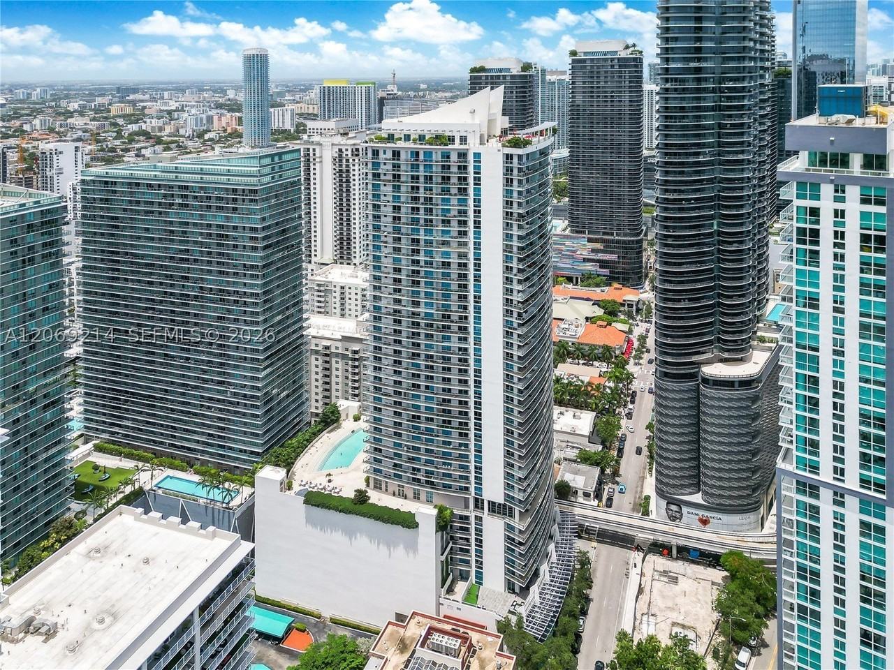 1100 S Miami Ave #1607 - Photo 2 of 36