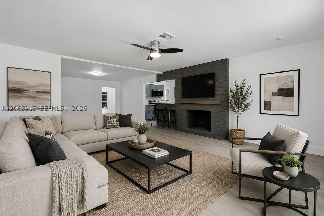 230 Ne 2nd Pl - Photo 6 of 34