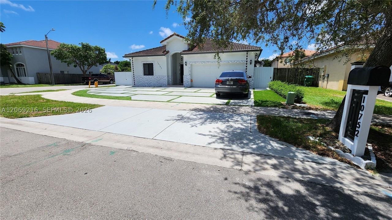 10752 Sw 228th Ter #10752 - Photo 4 of 50