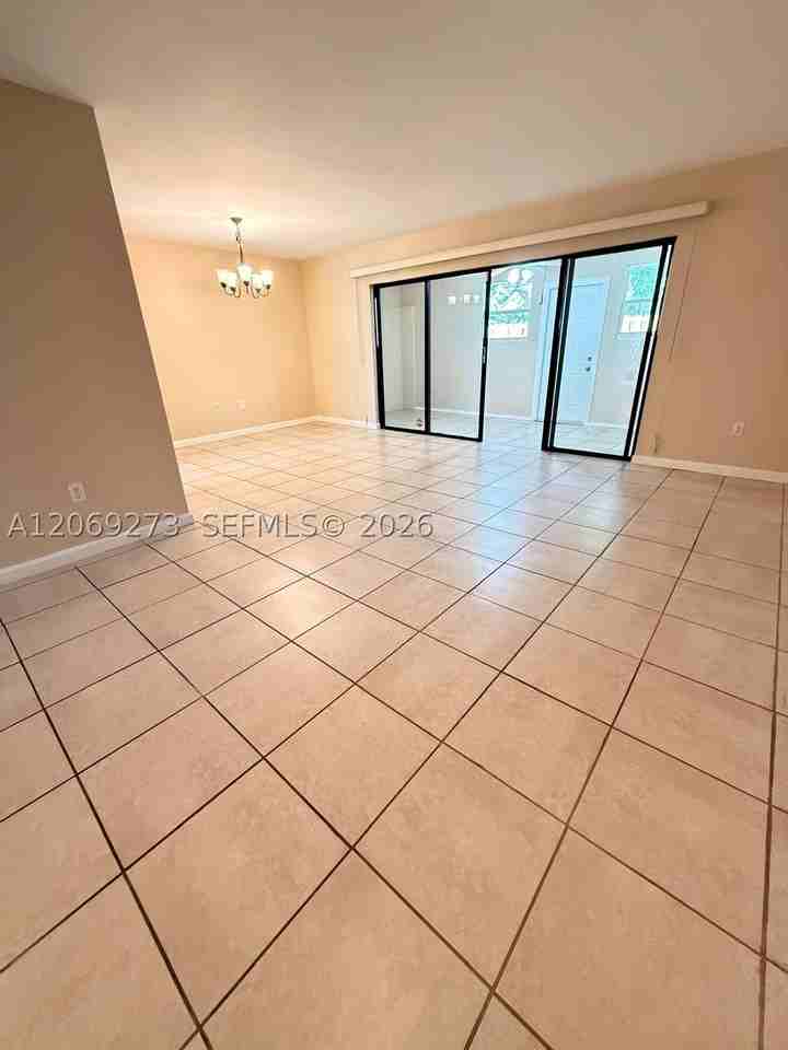 3301 Raleigh St #4D - Photo 5 of 18