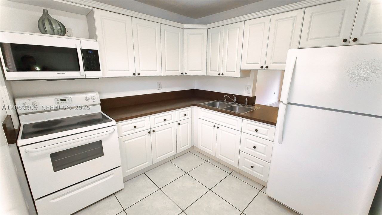 7910 Camino Real #314 - Photo 4 of 14