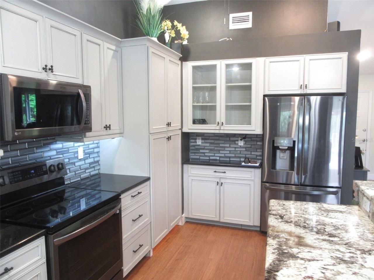 4059 Michel Tree St - Photo 6 of 33
