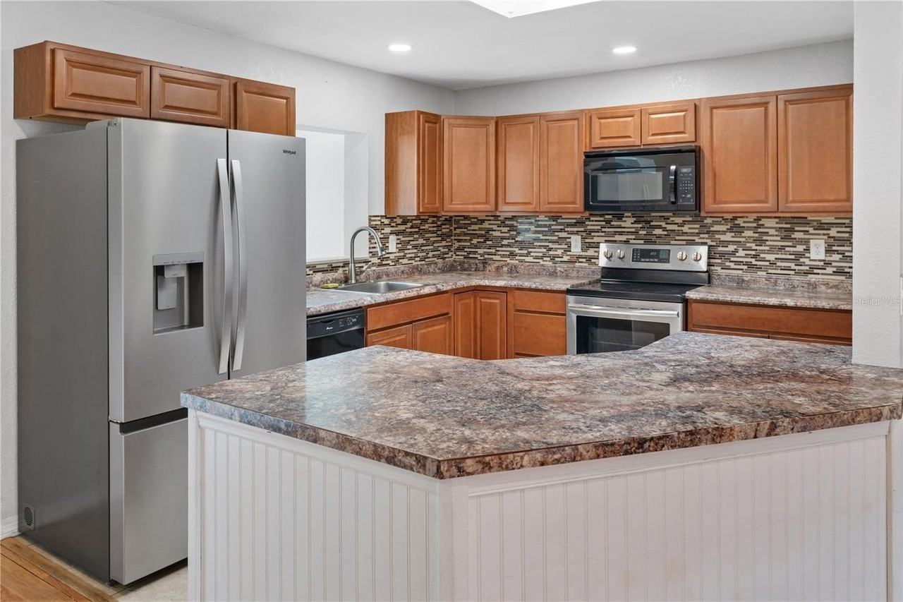 2809 Gulfstream Rd - Photo 4 of 23