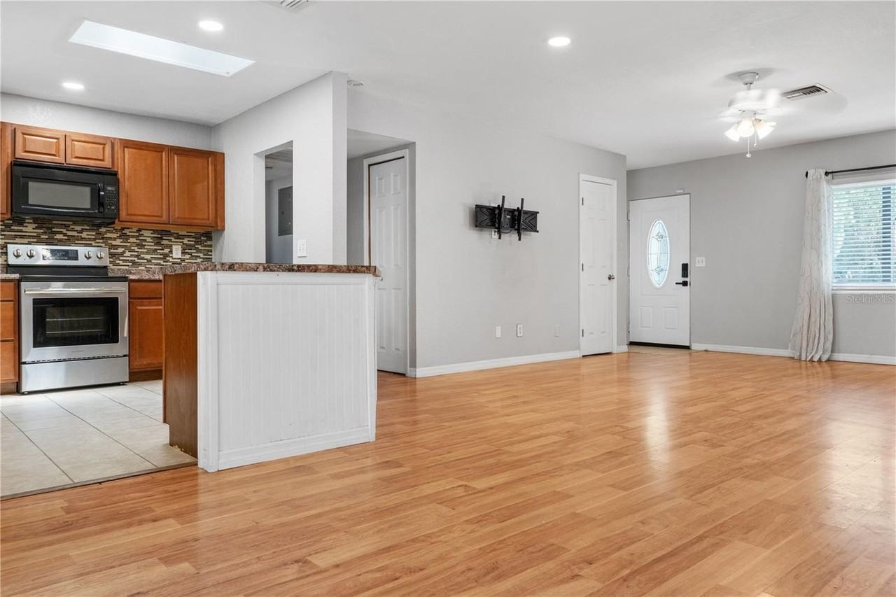 2809 Gulfstream Rd - Photo 5 of 23