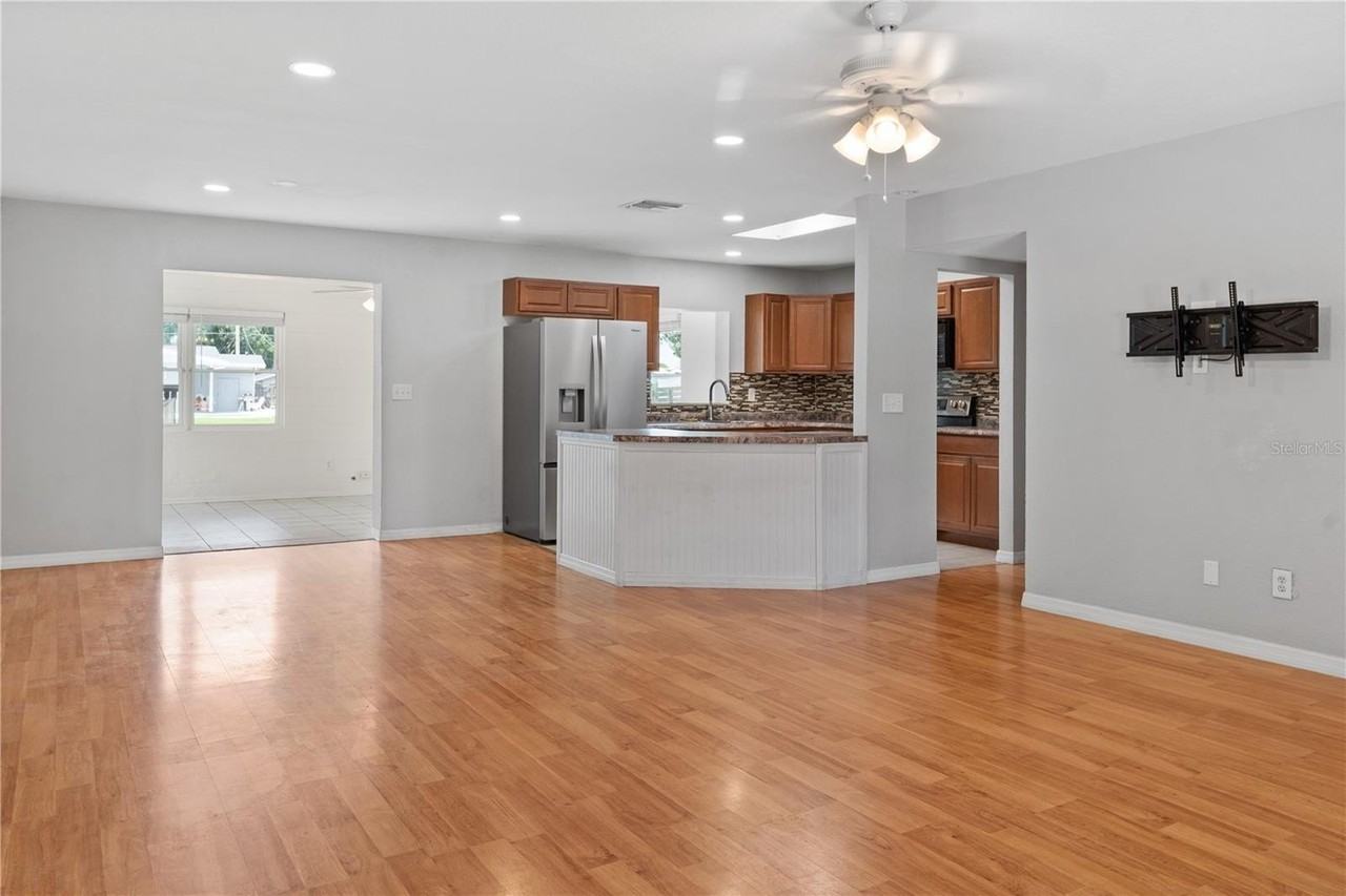 2809 Gulfstream Rd - Photo 6 of 23
