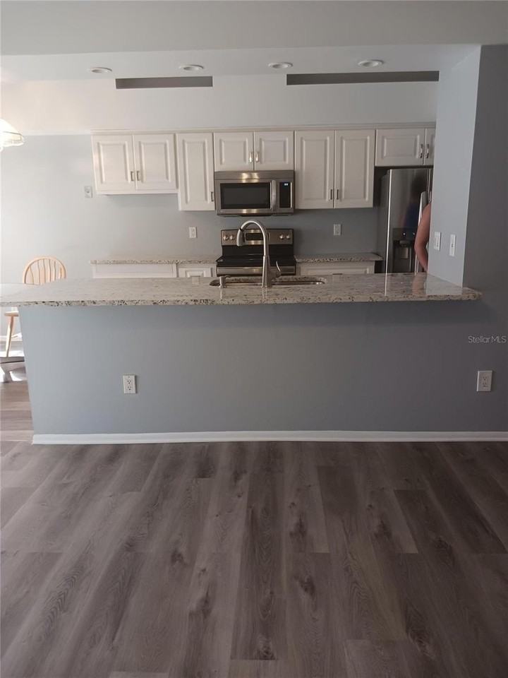 7706 Covedale Dr - Photo 6 of 22