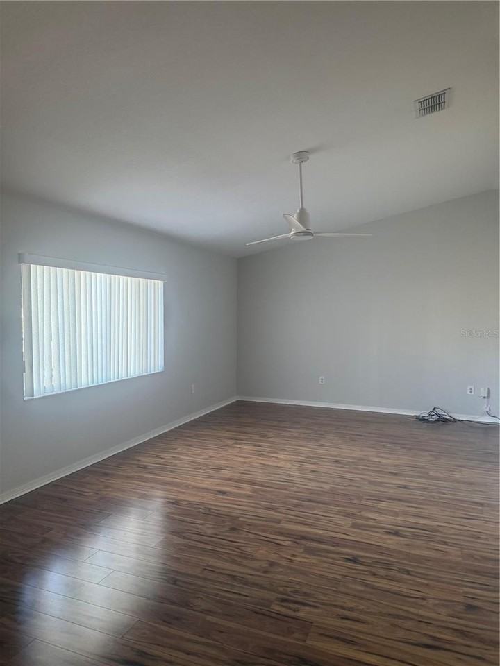 9050 Se 135th Loop - Photo 3 of 13