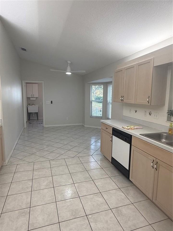 9050 Se 135th Loop - Photo 5 of 13