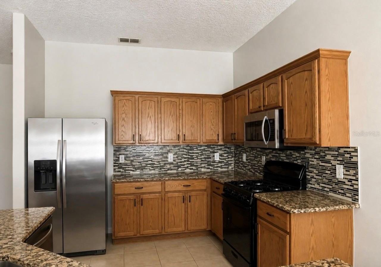 227 Pamona St - Photo 3 of 15