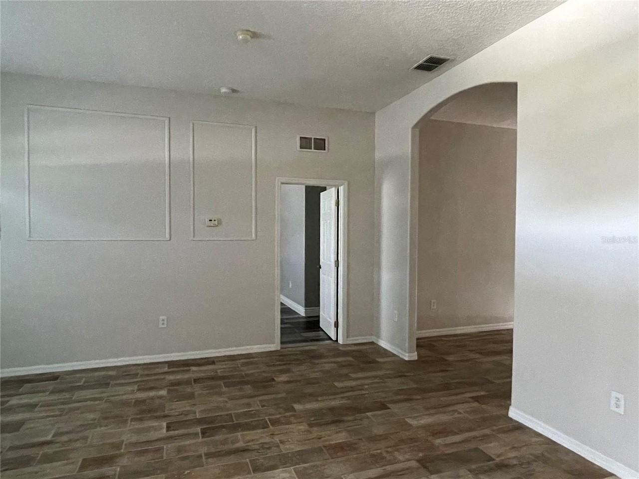227 Pamona St - Photo 6 of 15
