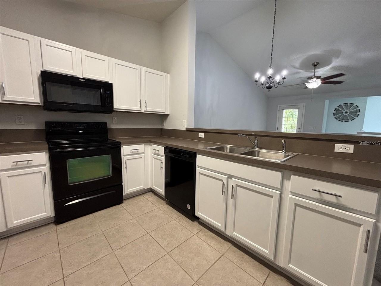 575 Oakleaf Plantation Pkwy #515 - Photo 3 of 30