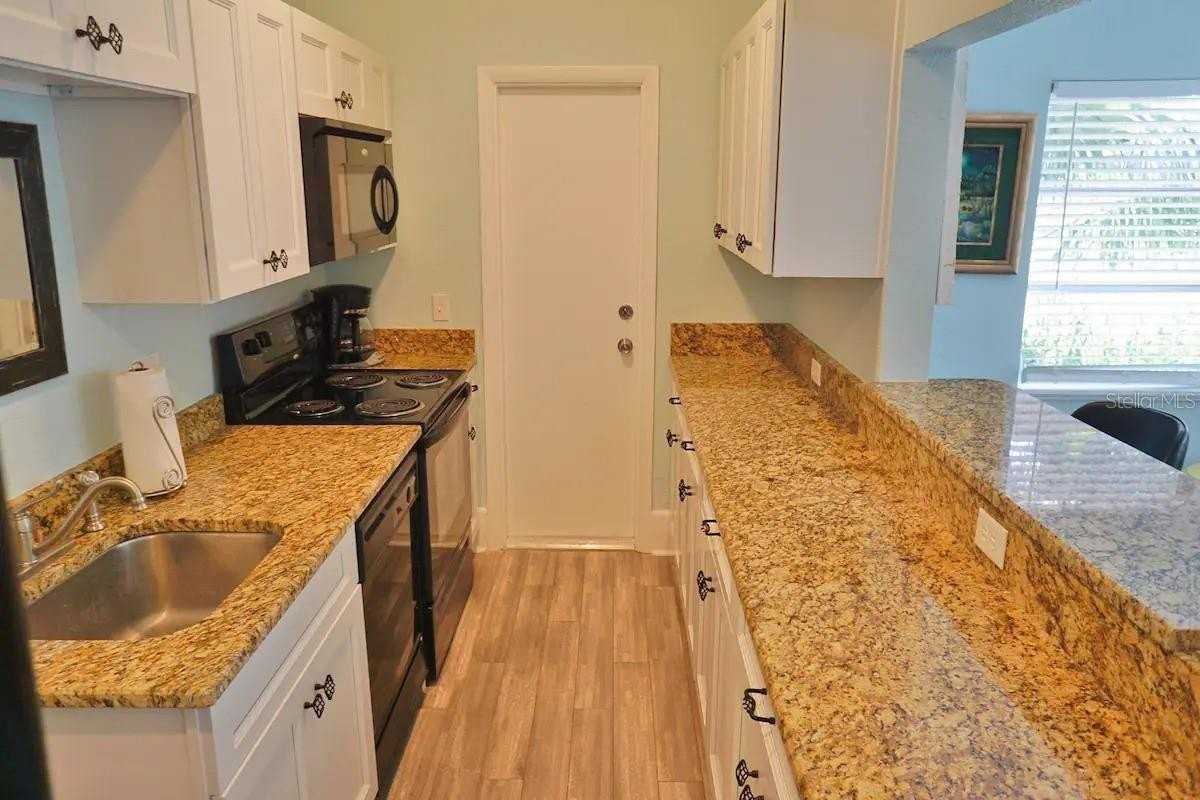 601 N Osceola Ave - Photo 6 of 10
